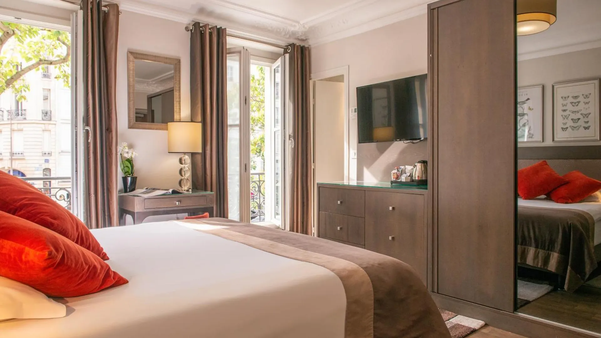Regence Etoile Hotel Paris